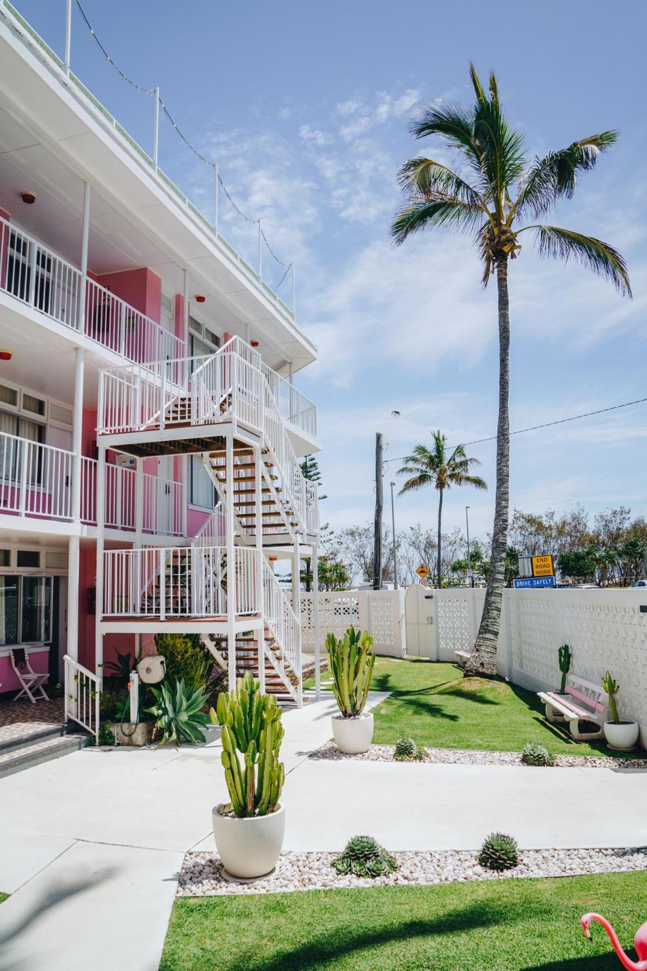 The Pink Hotel Coolangatta Gold Coast Ngoại thất bức ảnh