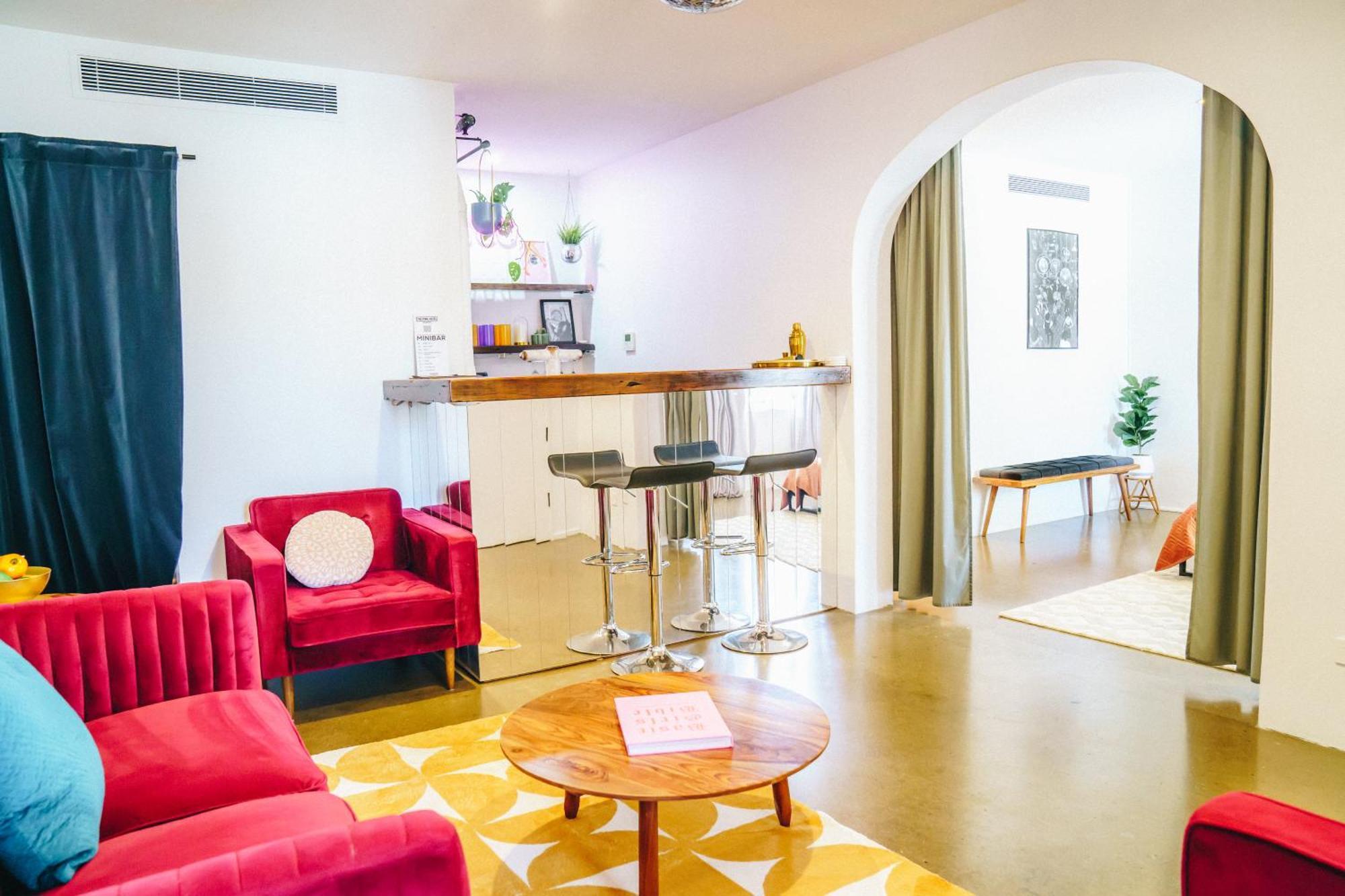 The Pink Hotel Coolangatta Gold Coast Ngoại thất bức ảnh