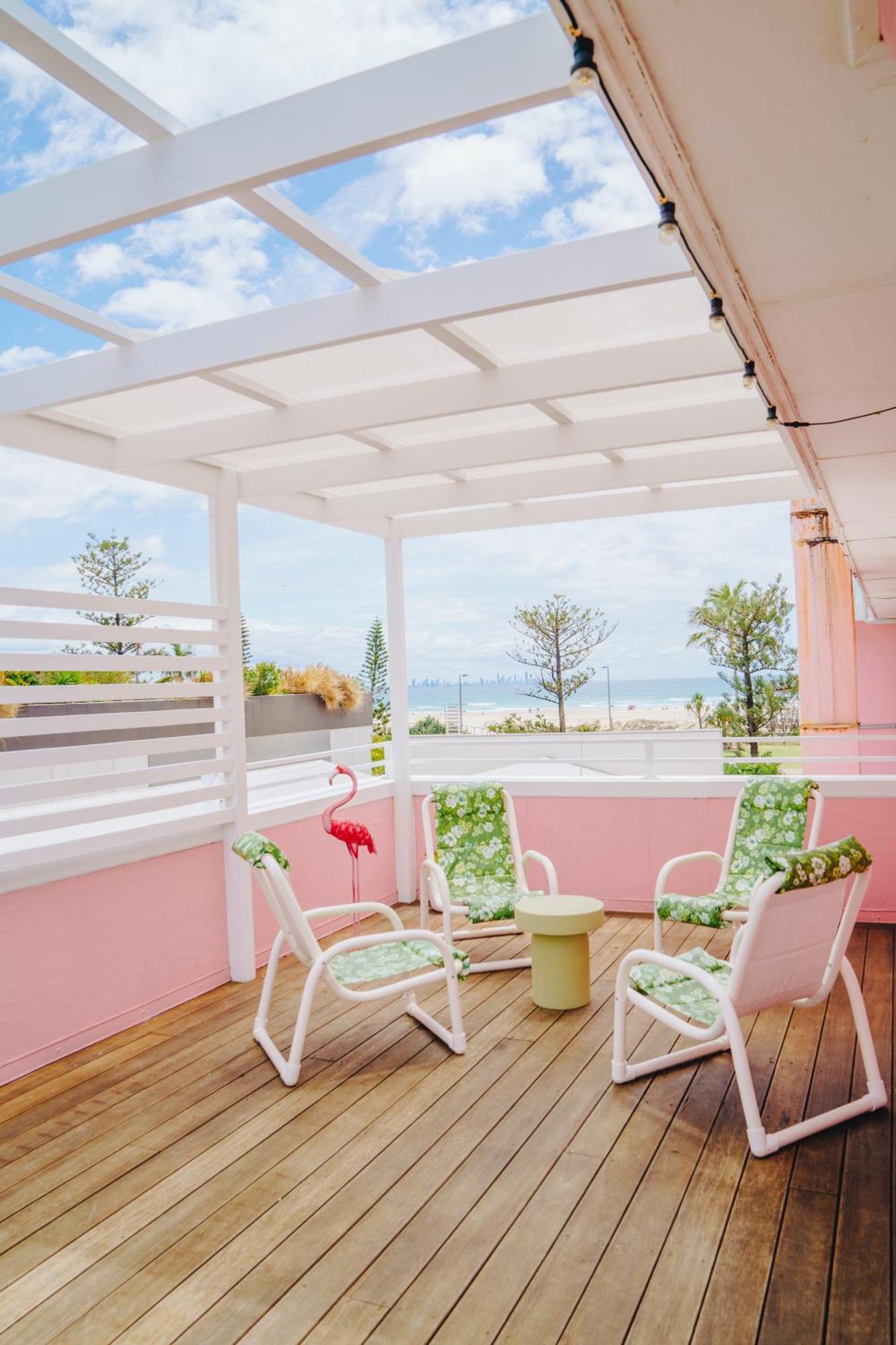 The Pink Hotel Coolangatta Gold Coast Ngoại thất bức ảnh