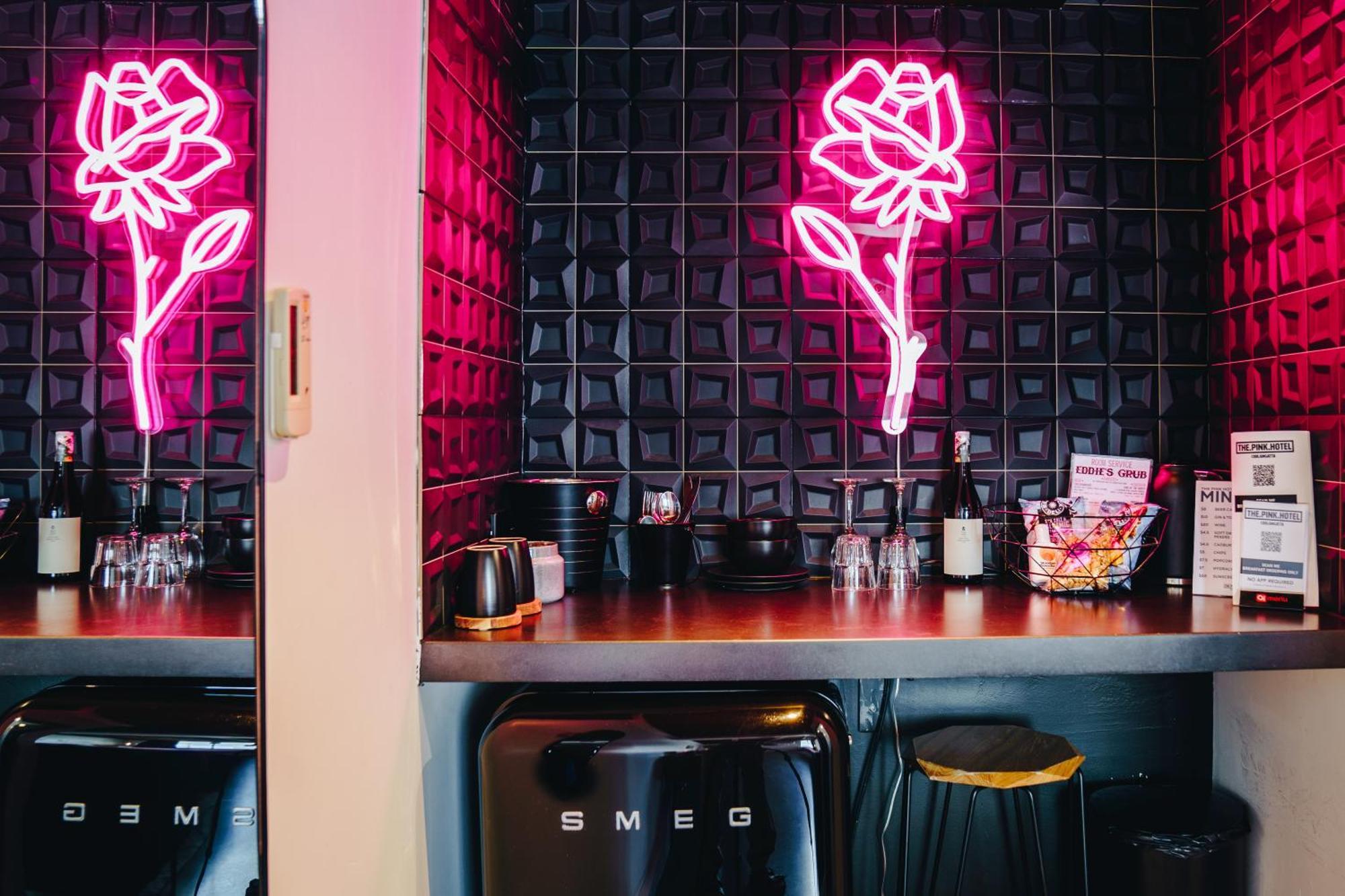 The Pink Hotel Coolangatta Gold Coast Ngoại thất bức ảnh