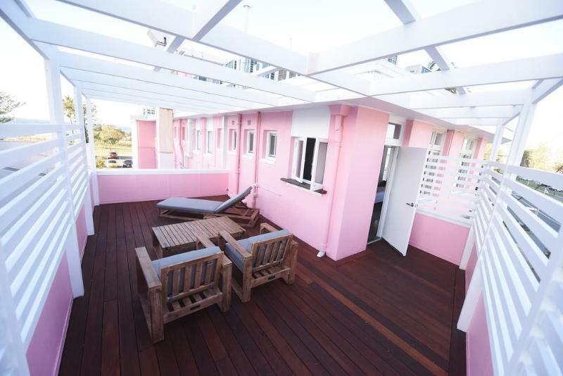 The Pink Hotel Coolangatta Gold Coast Ngoại thất bức ảnh